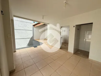Casa com 3 Quartos para alugar, 154m² no Cidade Jardim, Uberlândia