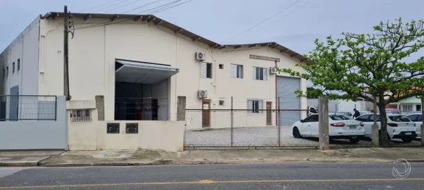 Lote/Terreno à venda, 1336m² no Barreiros, São José
