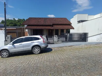 Casa com 3 Quartos à venda, 180m² no Jardim Maluche, Brusque