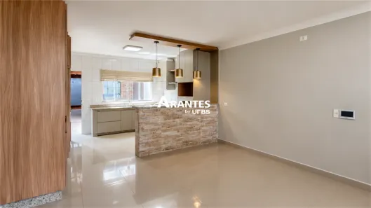 Casa de Condomínio com 3 Quartos à venda, 167m² no Jardim Holanda, Uberlândia