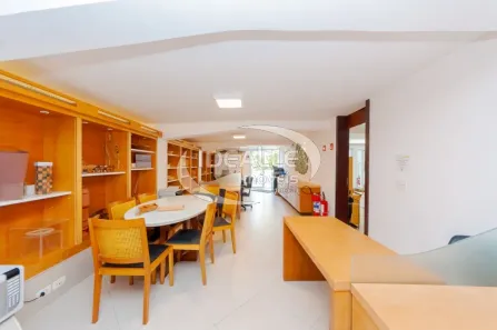 Imóvel Comercial à venda, 745m² no Bom Retiro, Curitiba