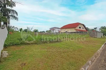 Lote/Terreno à venda, 715m² no Boungaiville, Peruíbe