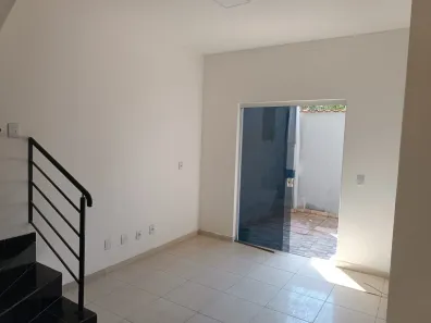 Casa com 2 Quartos à venda, 115m² no Jardim Santa Lúcia, Sorocaba