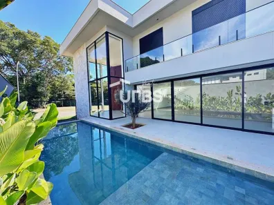 Sobrado com 4 Quartos à venda, 494m² no Jardins França, Goiânia