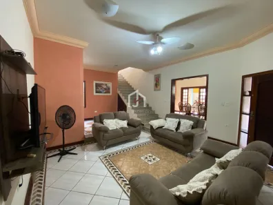 Sobrado com 4 Quartos à venda, 273m² no Esplanada Santa Terezinha, Taubaté