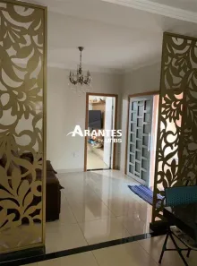 Casa com 3 Quartos à venda, 260m² no Presidente Roosevelt, Uberlândia