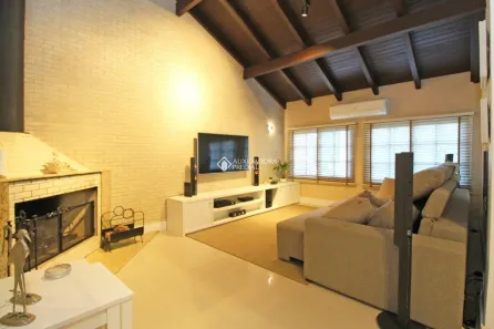 Casa com 3 Quartos à venda, 245m² no Cavalhada, Porto Alegre