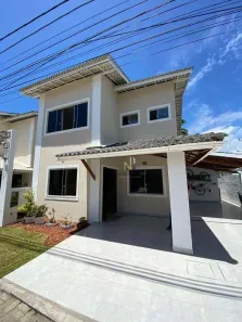 Casa com 4 Quartos à venda, 210m² no Buraquinho, Lauro de Freitas