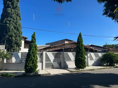 Casa com 4 Quartos à venda, 300m² no Parque Residencial Laranjeiras, Serra