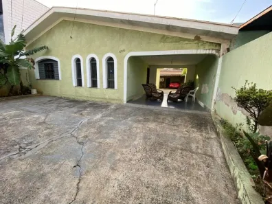 Casa com 3 Quartos à venda, 153m² no Santa Cruz, Americana