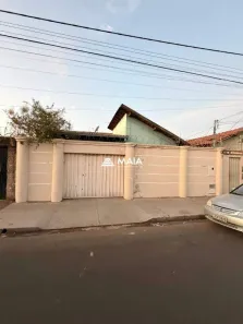Casa com 3 Quartos à venda, 127m² no Jardim Elza Amuí II, Uberaba