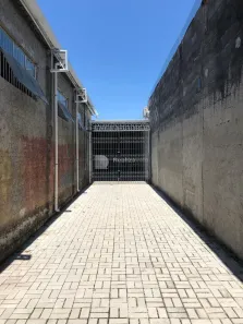 Galpão/Depósito/Armazém para alugar, 320m² no Parque São Luís, Taubaté