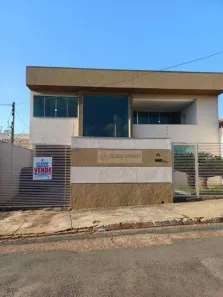 Imóvel Comercial com 8 Quartos à venda, 400m² no Araés, Cuiabá