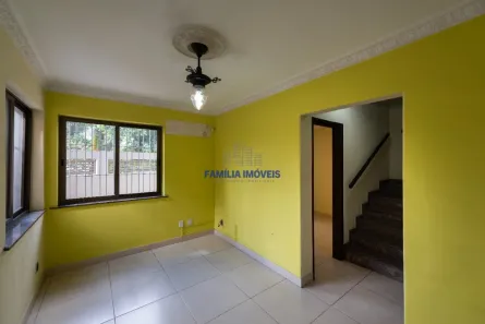 Sobrado com 3 Quartos para alugar, 160m² no Embaré, Santos