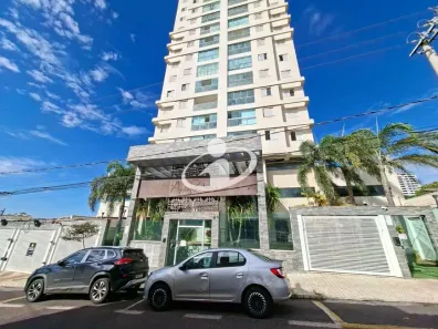 Apartamento com 3 Quartos para alugar, 130m² no Centro, Uberlândia