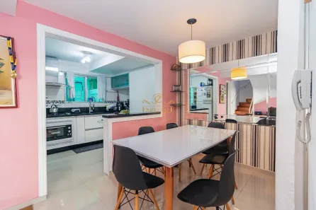 Sobrado com 3 Quartos para alugar, 80m² no Uberaba, Curitiba