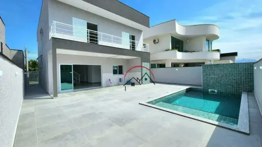 Sobrado com 3 Quartos à venda, 227m² no , Peruíbe