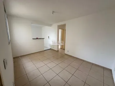 Apartamento com 2 Quartos para alugar, 54m² no Irmãos Soares, Uberaba