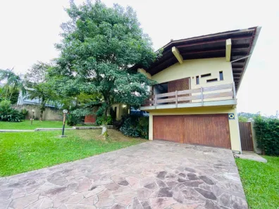 Casa com 4 Quartos para alugar, 157m² no Cruzeiro do Sul, Criciúma