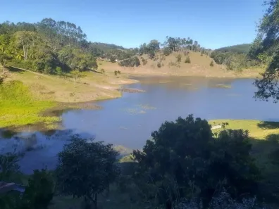 Fazenda/Sítio com 3 Quartos à venda, 100m² no Centro, Paraibuna
