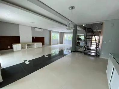 Casa de Condomínio com 4 Quartos para alugar, 416m² no Aclimação, Uberlândia