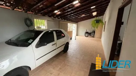Casa com 4 Quartos à venda, 234m² no Jardim Patrícia, Uberlândia
