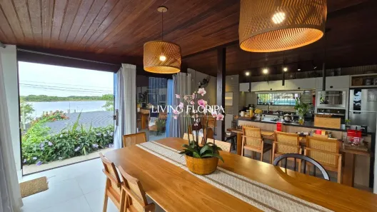 Casa com 3 Quartos à venda, 310m² no Campeche, Florianópolis