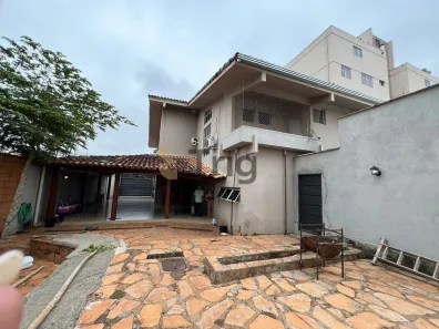 Sobrado com 3 Quartos para alugar, 260m² no Setor Sudoeste, Goiânia