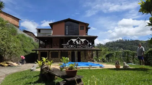 Casa com 4 Quartos para venda ou aluguel, 146m² no Itaipava, Petrópolis