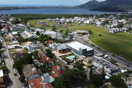 Casa com 3 Quartos à venda, 1111m² no Lagoa da Conceição, Florianópolis
