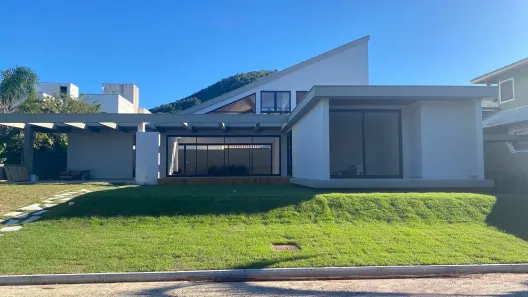 Casa com 3 Quartos à venda, 281m² no Rio Tavares, Florianópolis