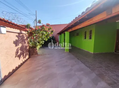 Casa com 5 Quartos à venda, 162m² no Residencial Gramado, Uberlândia