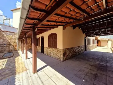 Casa com 3 Quartos à venda, 153m² no Inconfidentes, Contagem