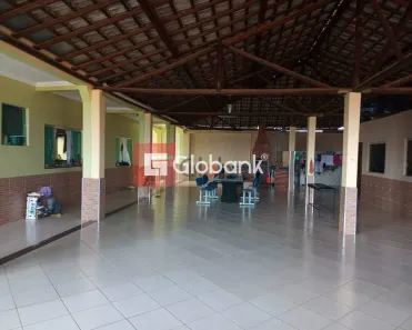 Casa com 3 Quartos à venda, 600m² no Independência, Montes Claros