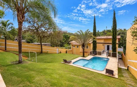 Fazenda/Sítio com 5 Quartos à venda, 980m² no Centro, Araçariguama