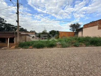 Lote/Terreno à venda, 300m² no São Geraldo, Divinópolis