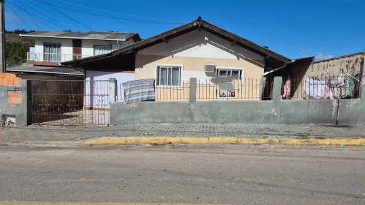 Casa com 3 Quartos à venda, 100m² no Alto São Bento, Itapema