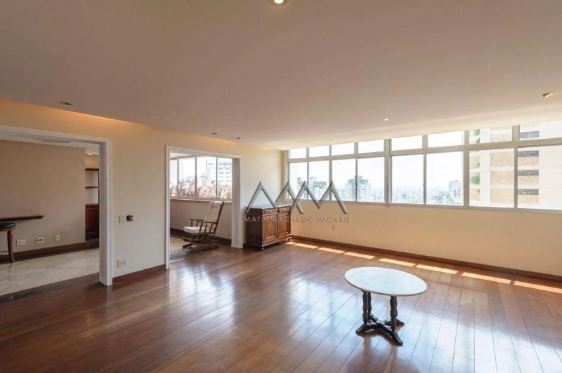 Apartamento com 3 quartos — Serra, Belo Horizonte