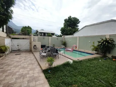 Casa de Condomínio com 4 Quartos à venda, 330m² no Anil, Rio de Janeiro