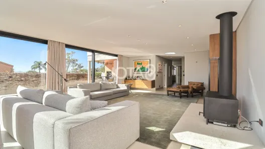 Casa com 4 Quartos para alugar, 458m² no Jardim Social, Curitiba