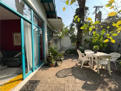 Casa com 3 Quartos à venda, 230m² no Vila Pirajussara, São Paulo
