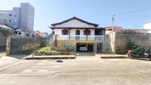 Casa com 3 Quartos à venda, 160m² no Jardim Pérola, Contagem