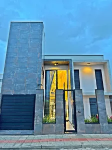 Casa com 3 Quartos à venda, 230m² no Aririú, Palhoça