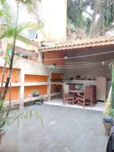 Sobrado com 5 Quartos à venda, 246m² no Vila Guaraciaba, Santo André