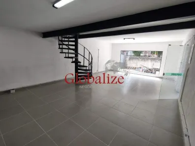 com 3 Quartos para alugar, 240m² no Vila Mathias, Santos