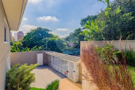 Sobrado com 4 Quartos à venda, 249m² no Vila Pirajussara, São Paulo