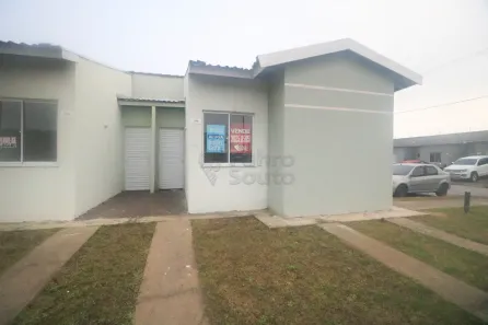 Casa de Condomínio com 2 Quartos para alugar, 48m² no Três Vendas, Pelotas