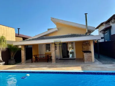 Casa com 3 Quartos à venda, 179m² no Centro, Caraguatatuba
