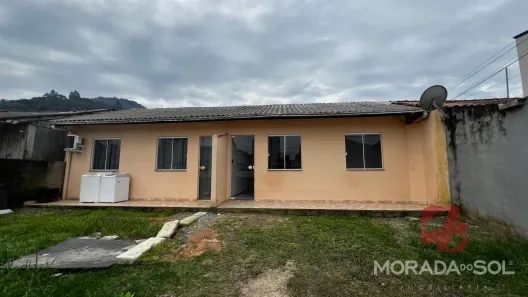 Casa com 2 Quartos para alugar, 55m² no Alto São Bento, Itapema