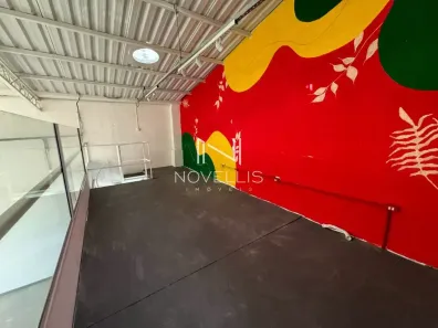 Galpão/Depósito/Armazém para alugar, 210m² no Jardim San Marino, São José dos Campos